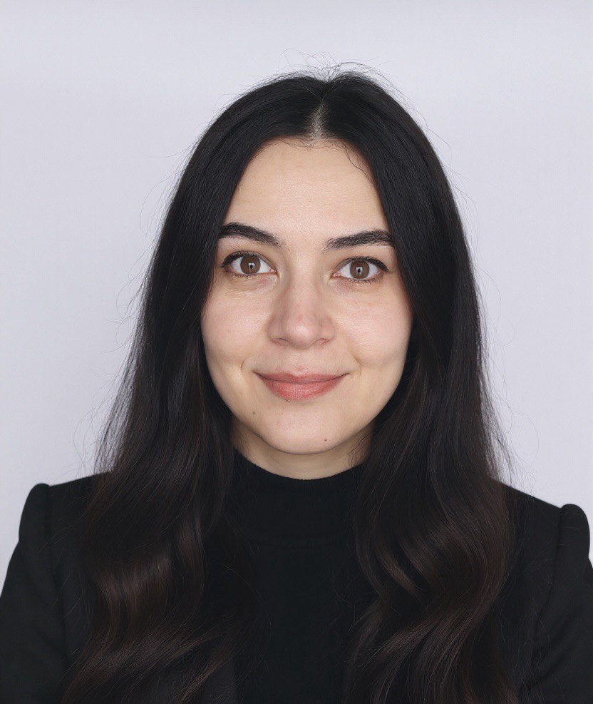 Niki Hayatbini